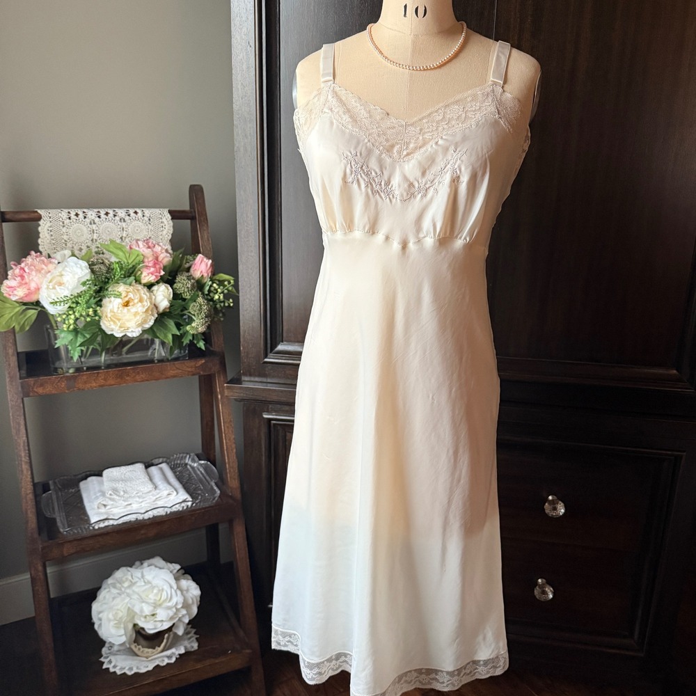 Vintage Satin Full Slip Dress Barbizon Satin de Lys Ivory Lace Floral Sz Small